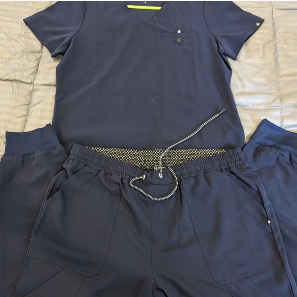 Scrubs & Beyond Navy Scrubs Joggers